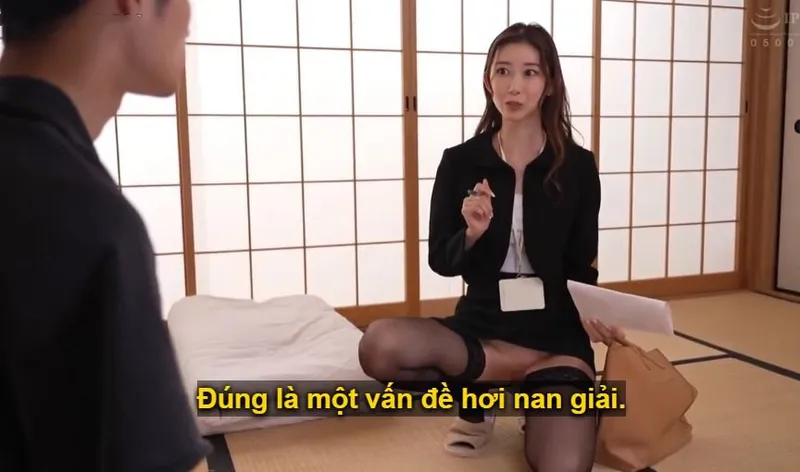 Dù làm công việc gì thì Ai Sayama vẫn bị dí từ phía sau vì cặp mông hấp dẫn